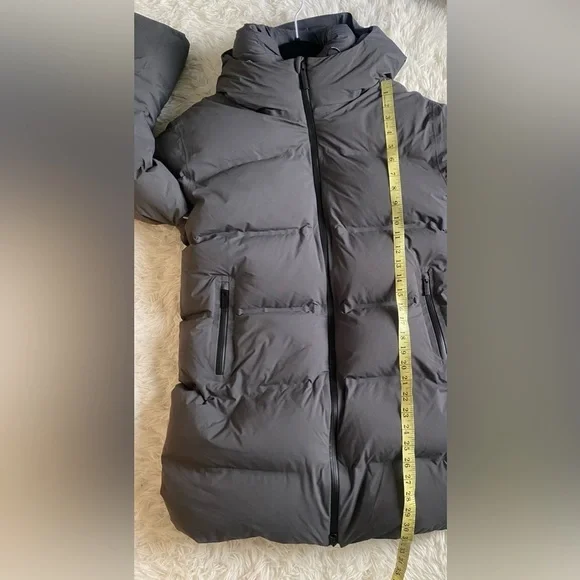 Aritzia TNA The Super Puff₂O™ Mid In Coal Grey - Picture 9 of 16